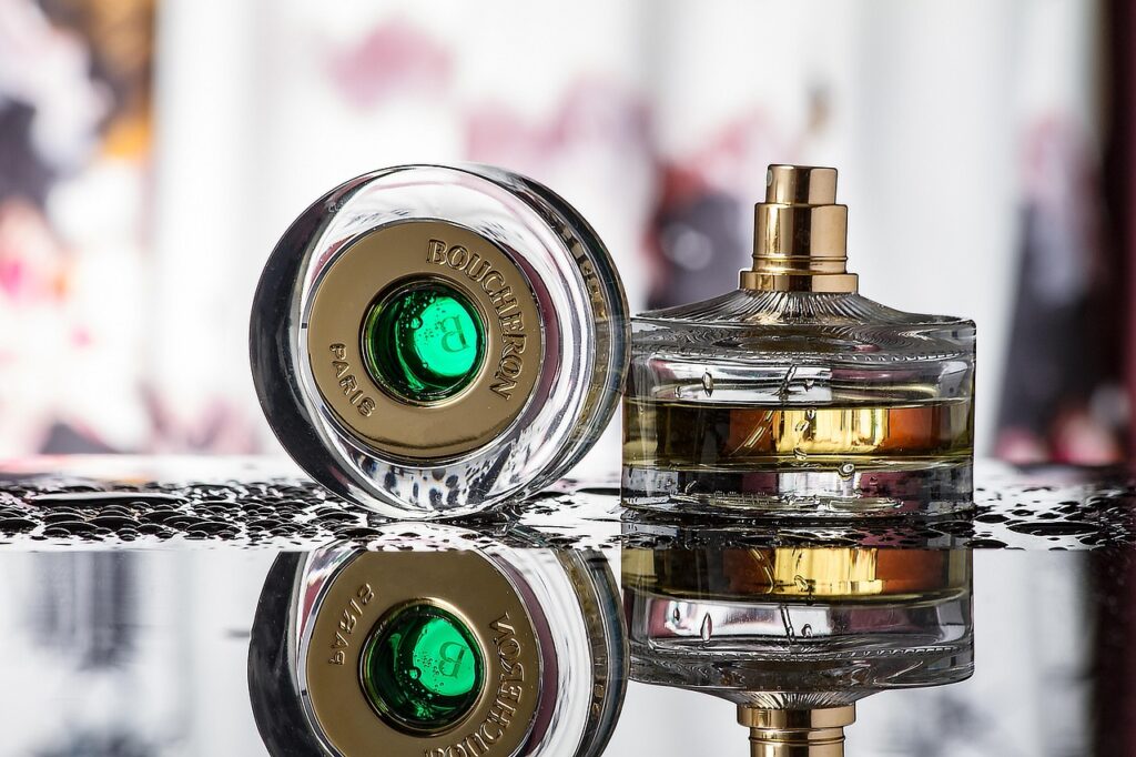 Análisis comparativo de los perfumes Maison Francis Kurkdjian y dónde comprarlos en atomizadores de cristal de 10ml